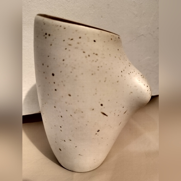 Modernist Pottery Mug by Gaetan Beaudin - Picture 2 of 4